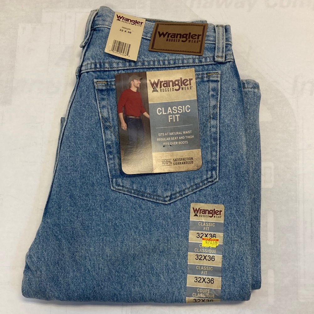Men’s Wrangler Classic Fit Jeans. New with tags. Size 32x36. Light blue jeans.